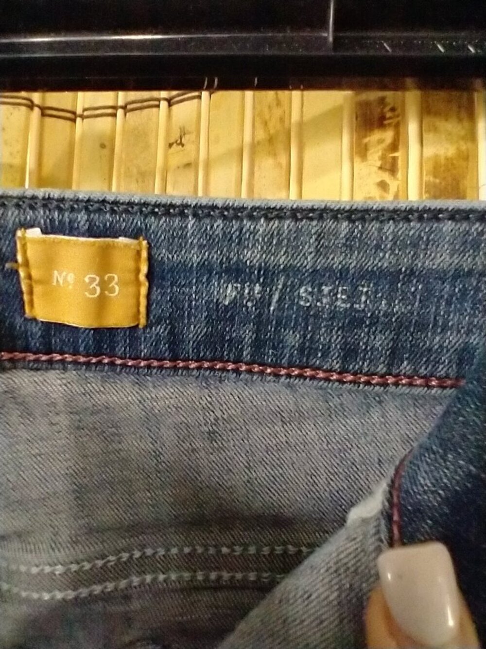 Pilcro and the Letterpress (Anthropologie) Medium-Wash Jeans in Size 33 - Picture 2 of 5